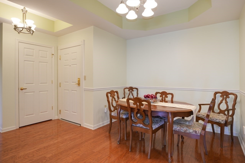 Dedham, Massachusetts, 02026, United States, 2 Bedrooms Bedrooms, ,2 BathroomsBathrooms,Residential,For Sale,1950986
