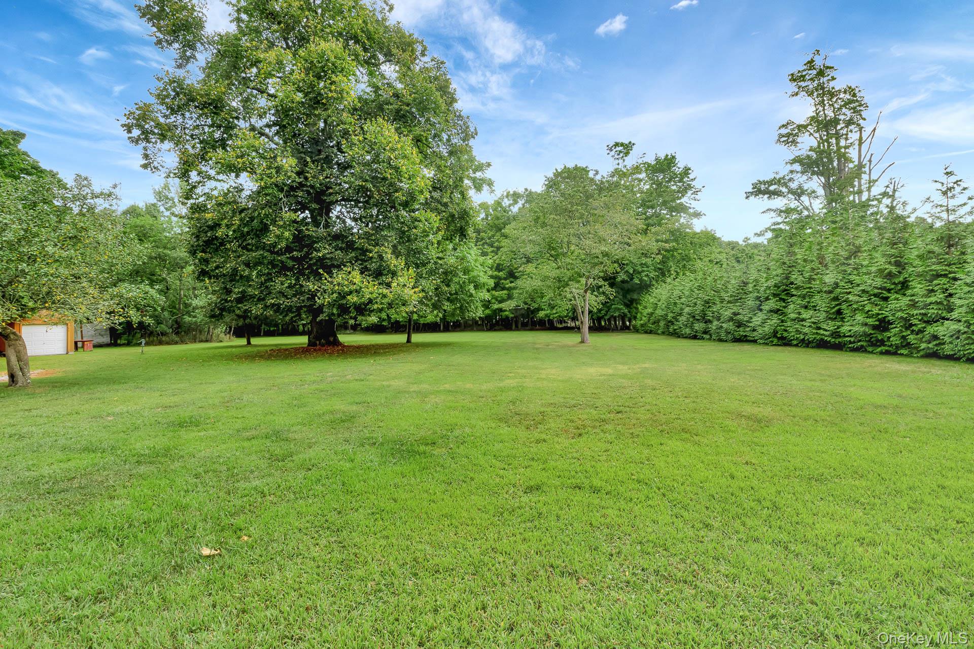 Manorville, New York, 11949, United States, 4 Bedrooms Bedrooms, ,2 BathroomsBathrooms,Residential,For Sale,1917125