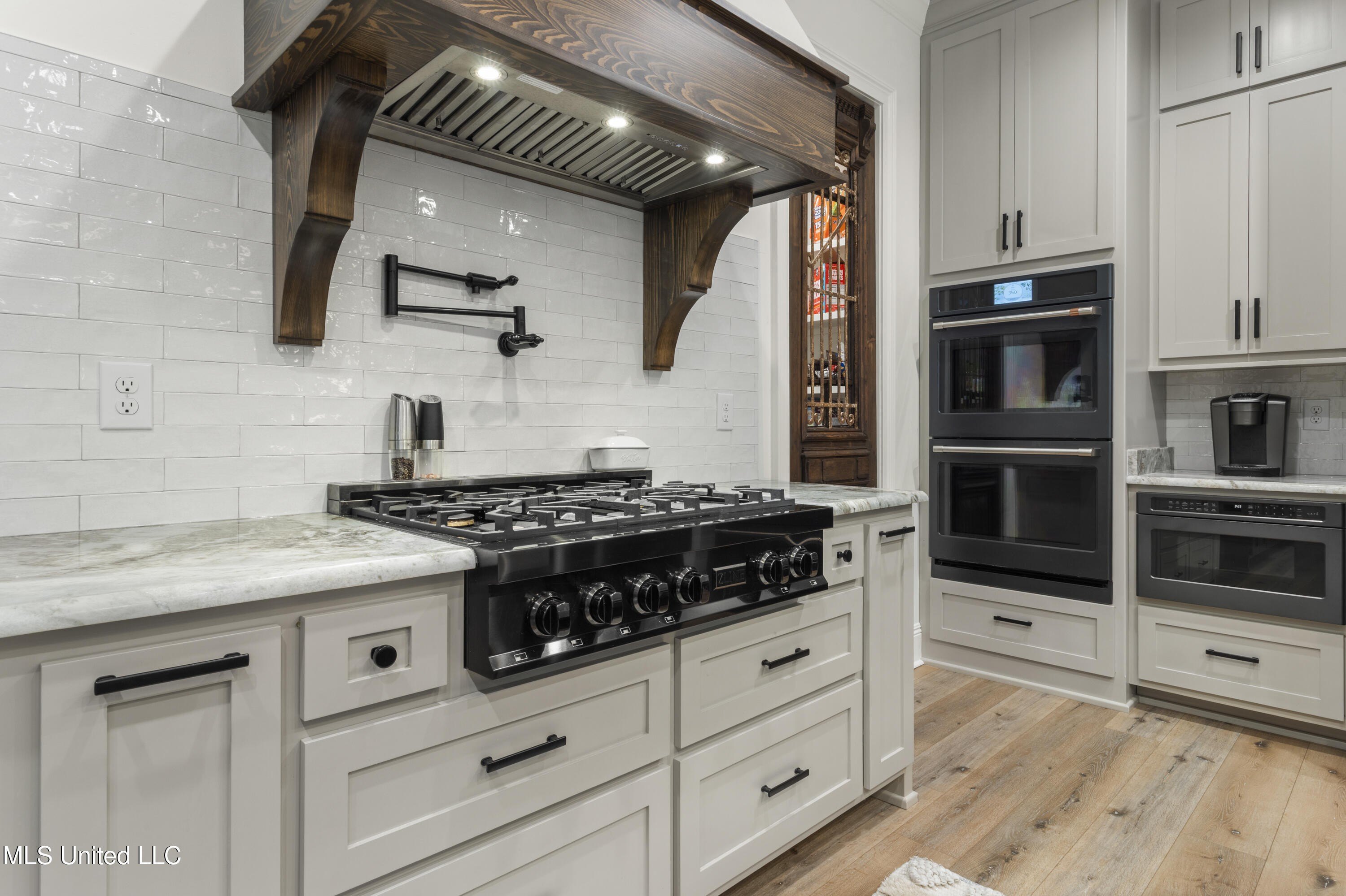 Gulfport, Mississippi, 39503, United States, 5 Bedrooms Bedrooms, ,5 BathroomsBathrooms,Residential,For Sale,1974357