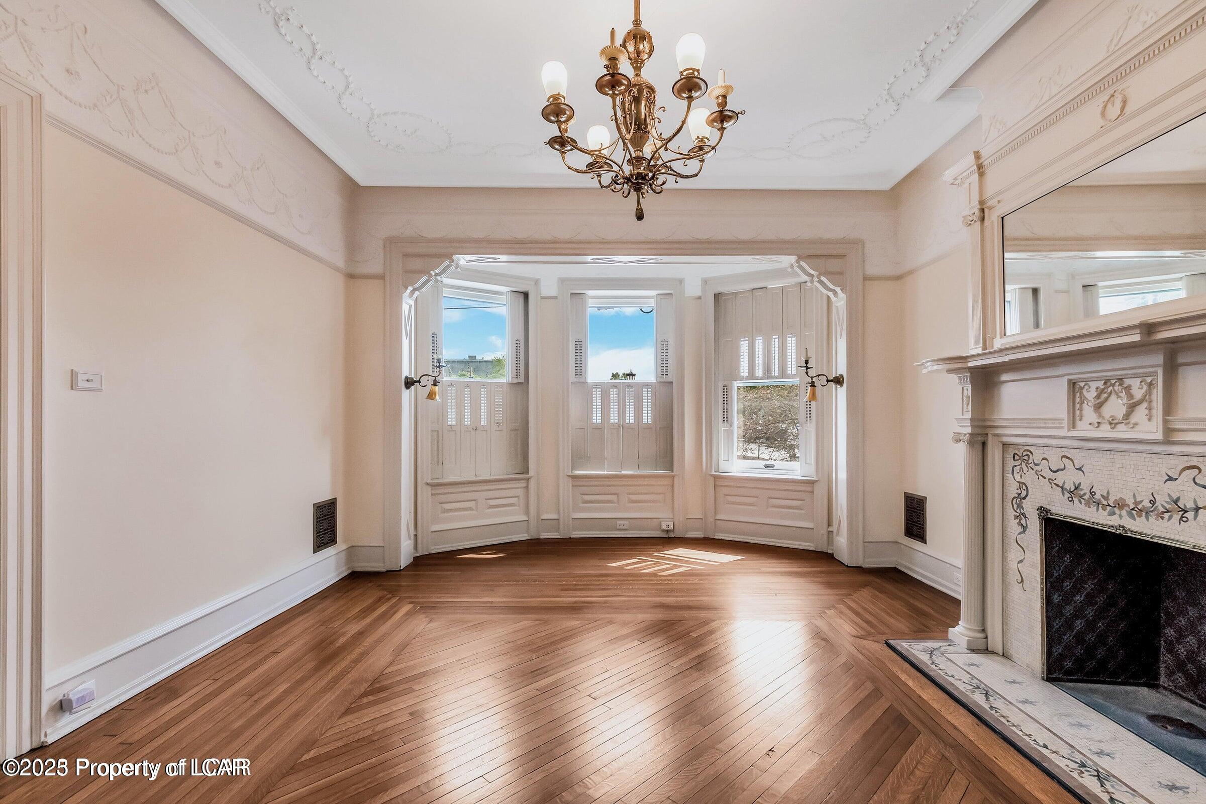 Wilkes-Barre, Pennsylvania, 18701, United States, 7 Bedrooms Bedrooms, ,3 BathroomsBathrooms,Residential,For Sale,1982709