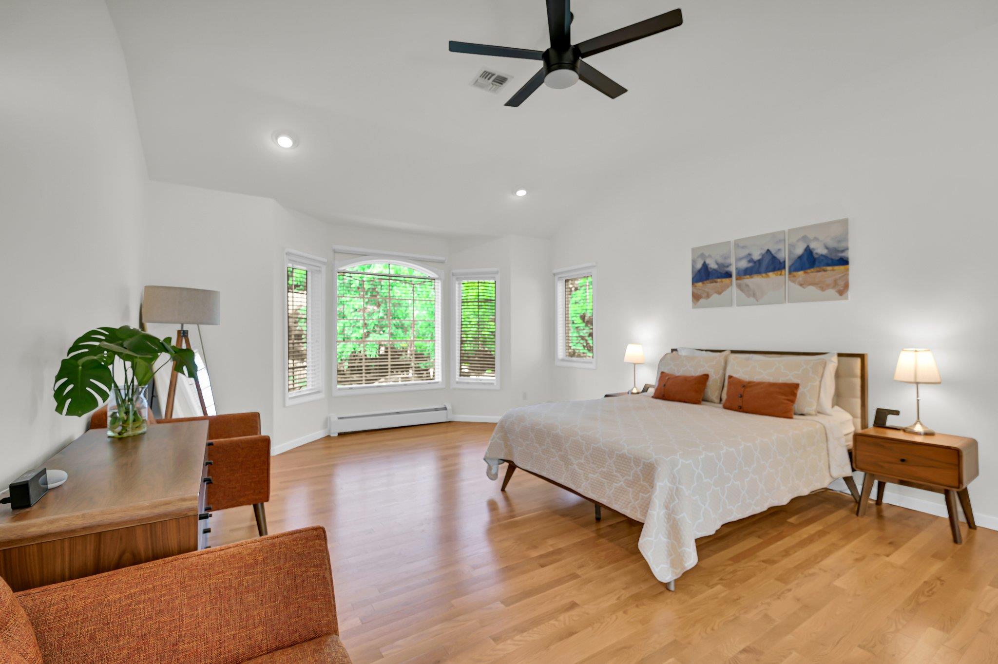New City, New York, 10956, United States, 6 Bedrooms Bedrooms, ,4 BathroomsBathrooms,Residential,For Sale,1830143