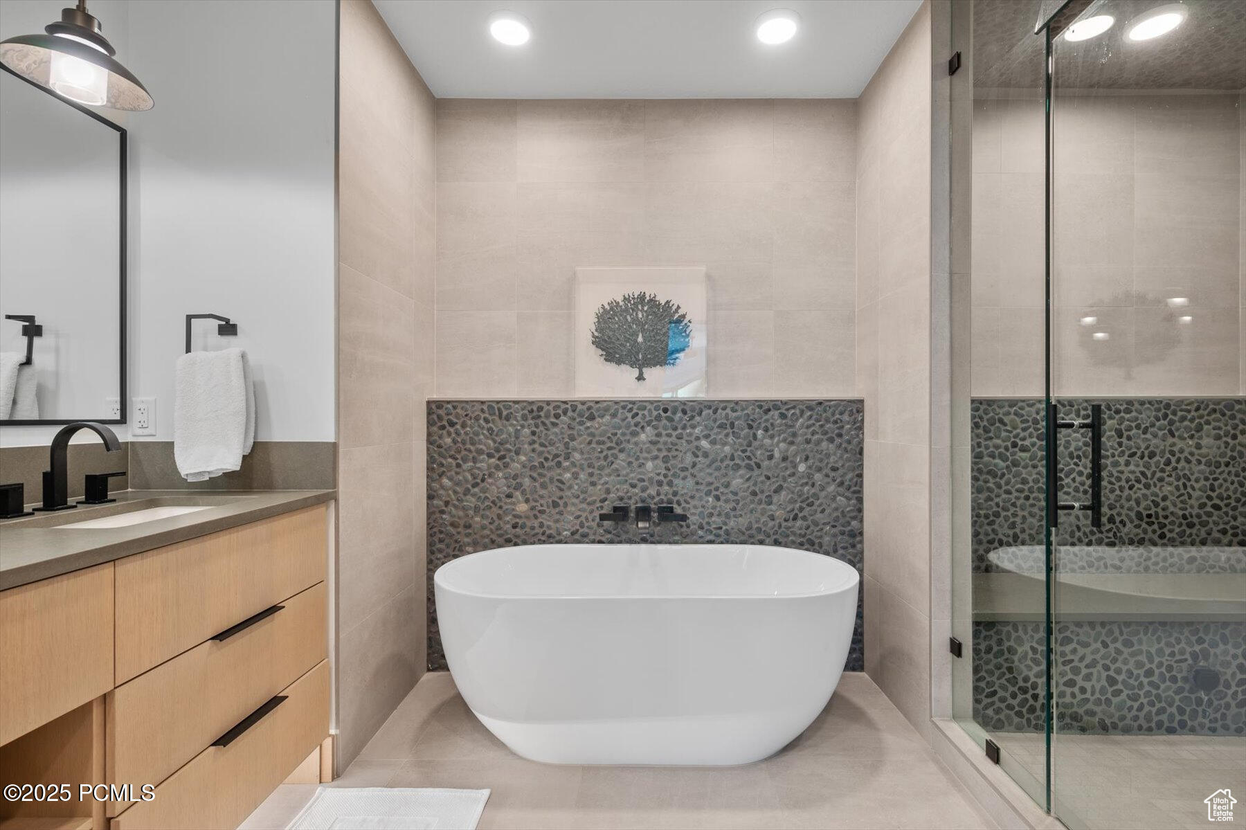 Park City, Utah, 84060, United States, 2 Bedrooms Bedrooms, ,2 BathroomsBathrooms,Residential,For Sale,1989622