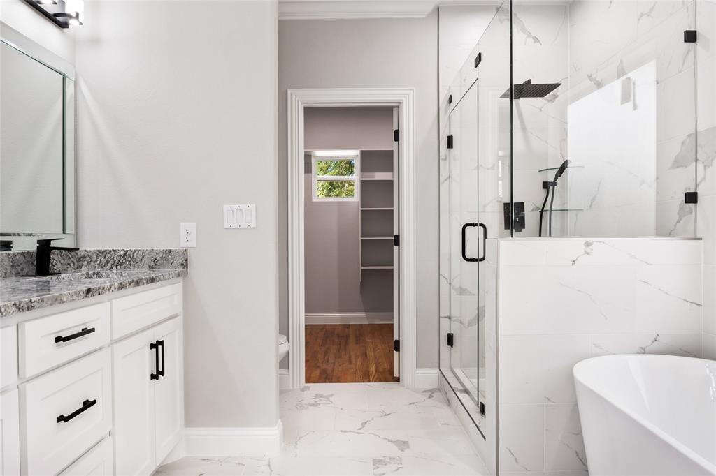 Dallas, Texas, 75212, United States, 4 Bedrooms Bedrooms, ,4 BathroomsBathrooms,Residential,For Sale,1978333