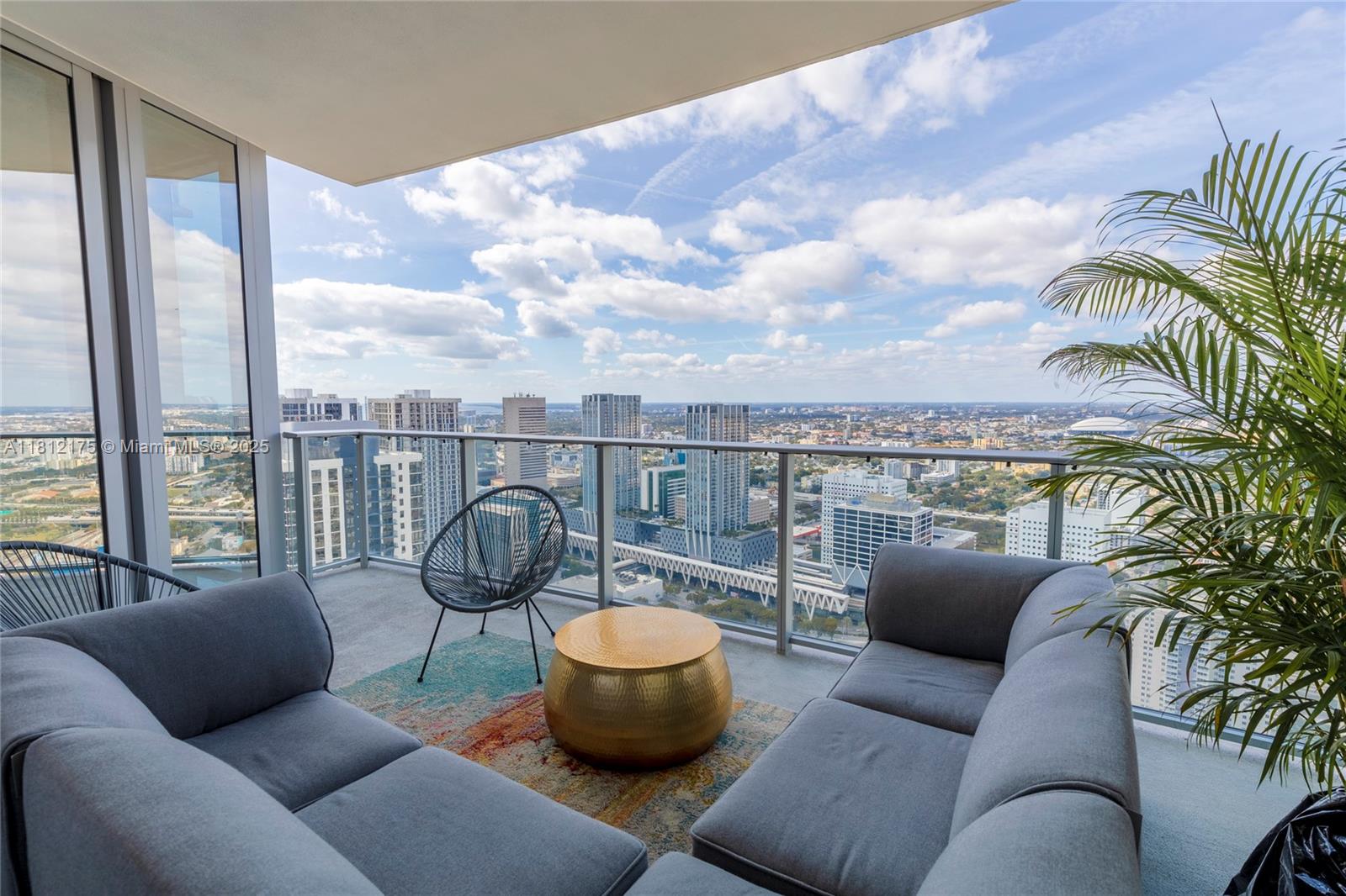 Miami, Florida, 33132, United States, 1 Bedroom Bedrooms, ,2 BathroomsBathrooms,Residential,For Sale,1837244