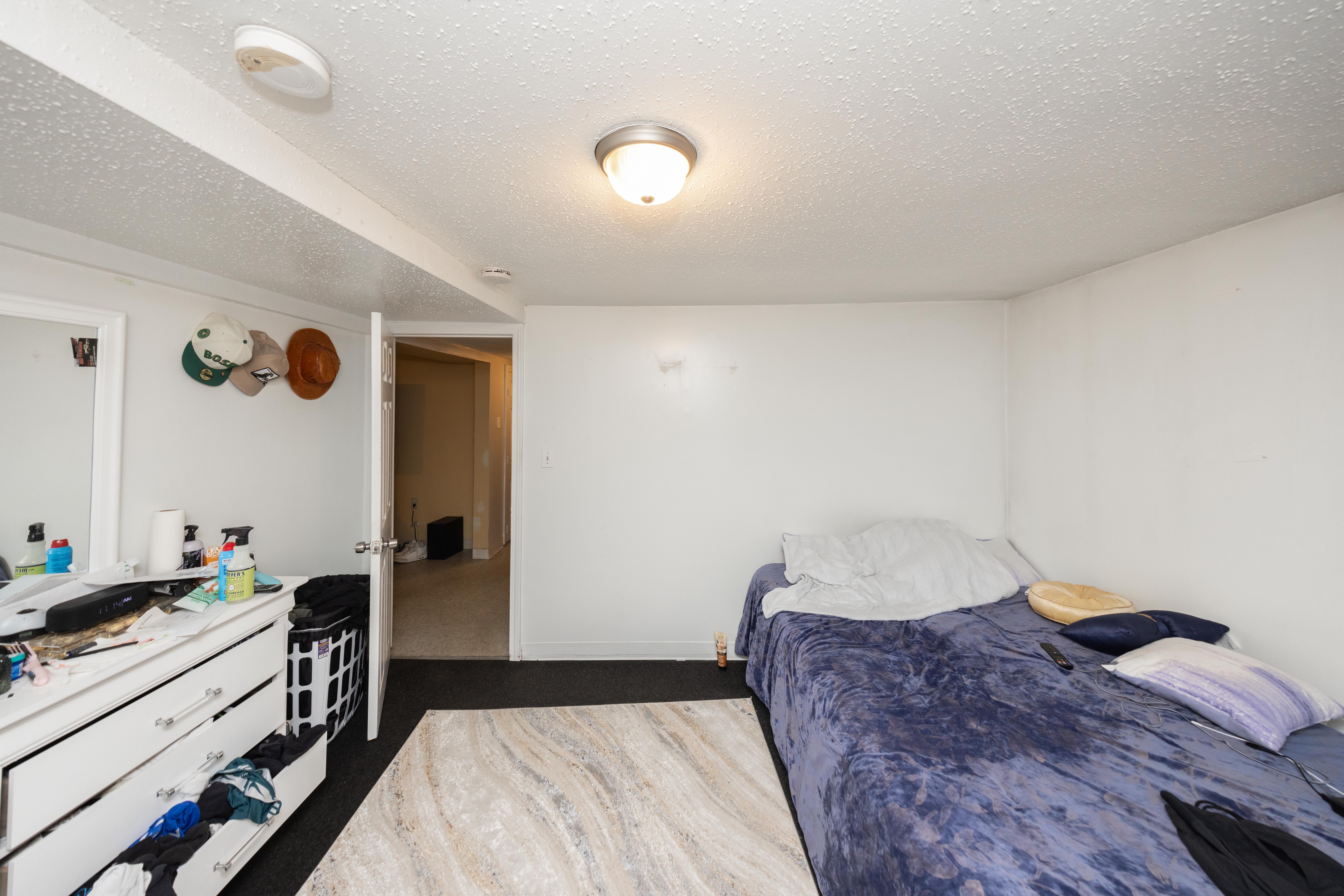 Chelsea, Massachusetts, 02150, United States, 5 Bedrooms Bedrooms, ,2 BathroomsBathrooms,Residential,For Sale,1983279