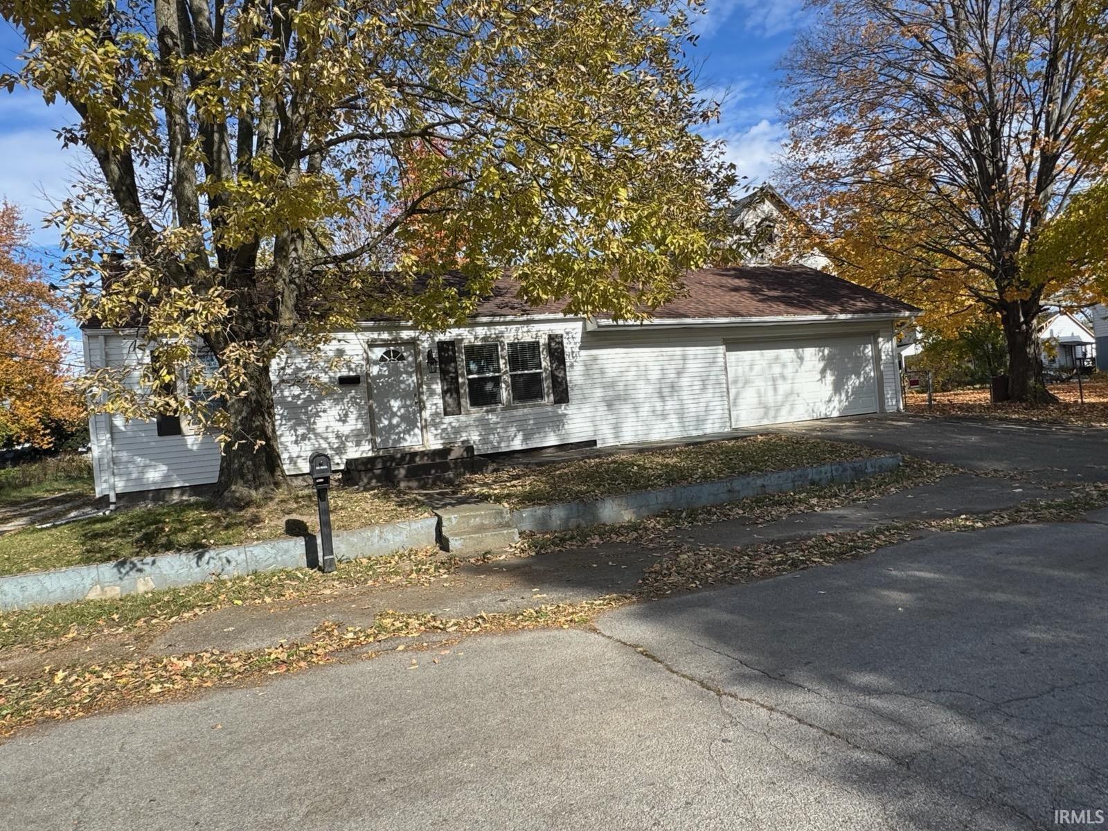 16th St, Muncie, IN 47302