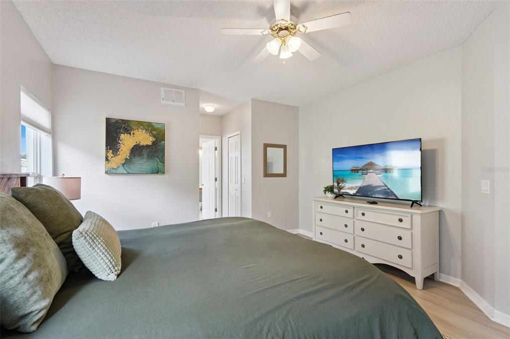 Kissimmee, Florida, 34747, United States, 6 Bedrooms Bedrooms, ,4 BathroomsBathrooms,Residential,For Sale,1992818