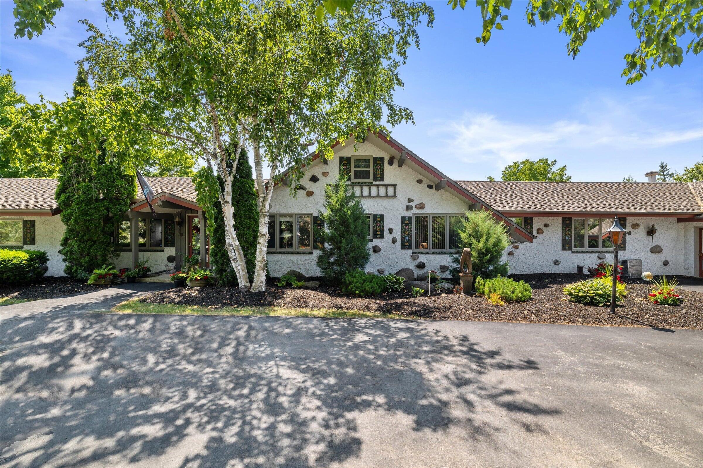 Menomonee Falls, Wisconsin, 53051, United States, 4 Bedrooms Bedrooms, ,4 BathroomsBathrooms,Residential,For Sale,1794328