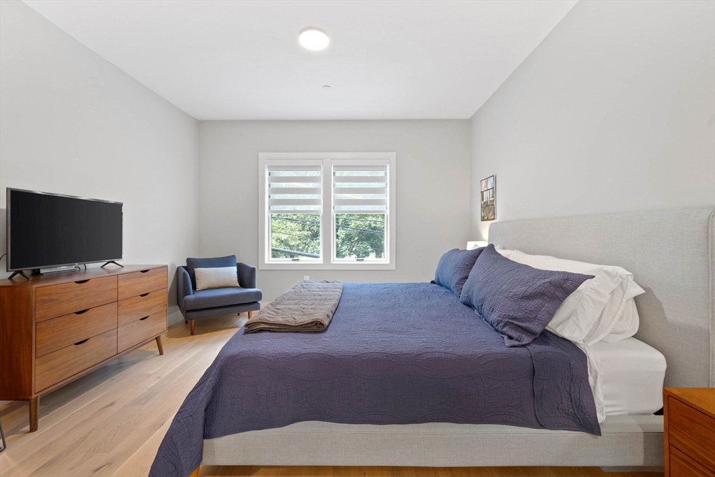 Boston, Massachusetts, 02128, United States, 2 Bedrooms Bedrooms, ,2 BathroomsBathrooms,Residential,For Sale,1984117