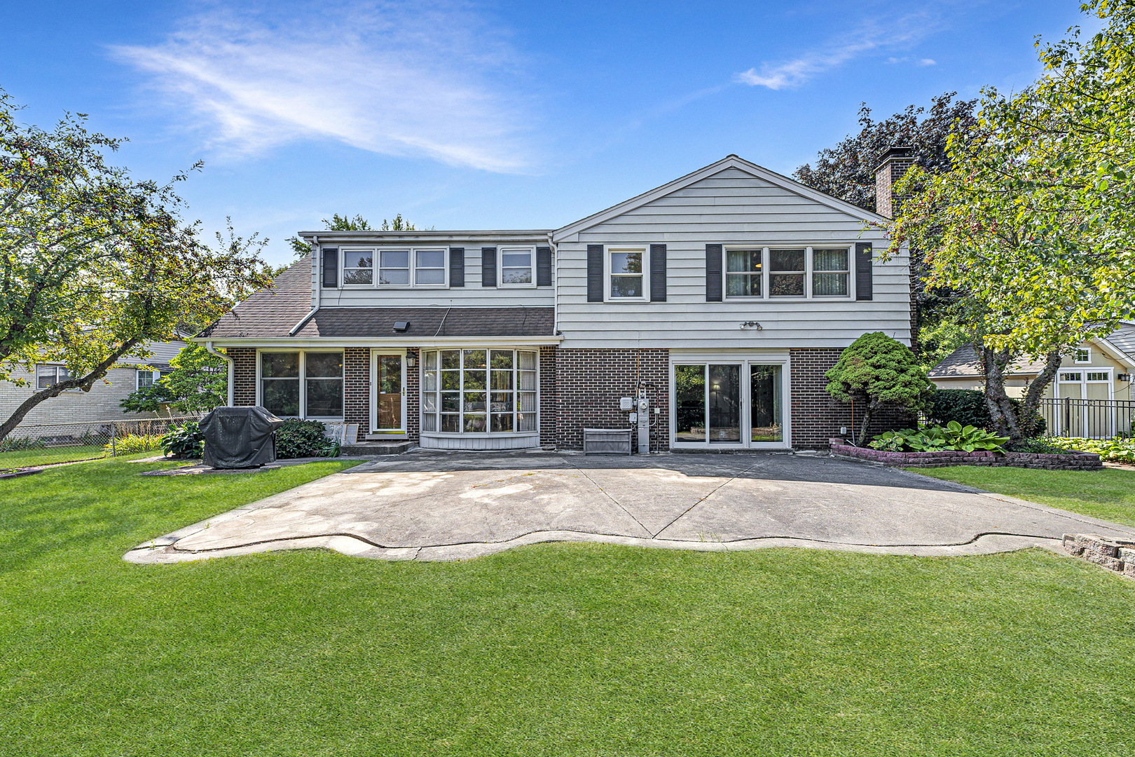 Glenview, Illinois, 60026, United States, 5 Bedrooms Bedrooms, ,3 BathroomsBathrooms,Residential,For Sale,1940344