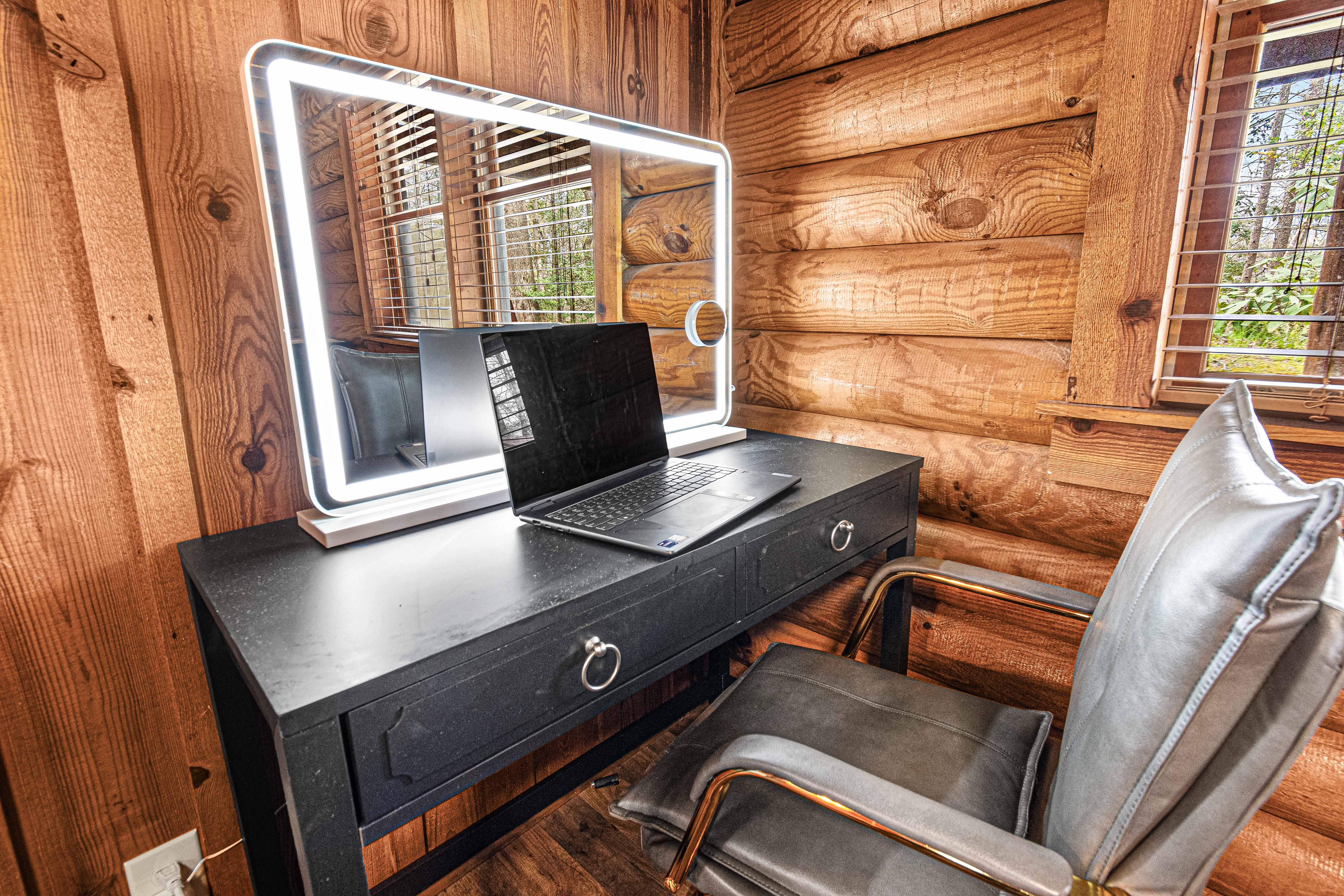 Gatlinburg, Tennessee, 37738, United States, 3 Bedrooms Bedrooms, ,4 BathroomsBathrooms,Residential,For Sale,1977450