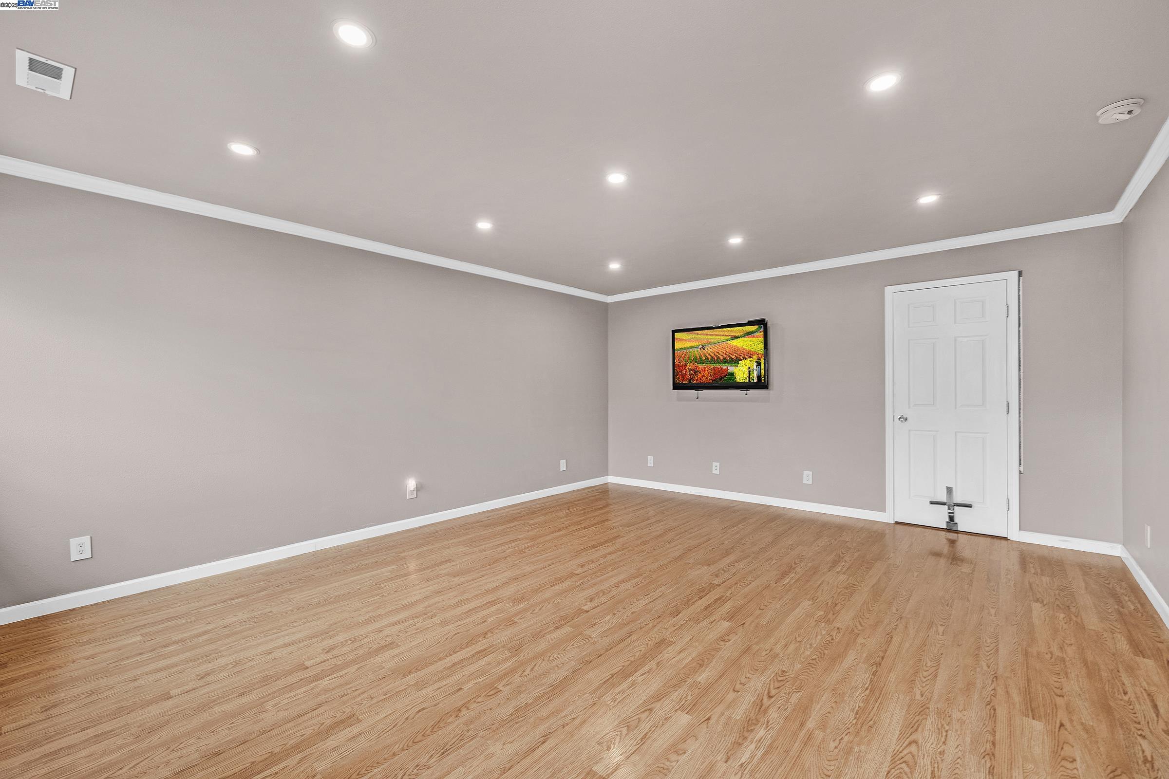 Hayward, California, 94544, United States, 3 Bedrooms Bedrooms, ,2 BathroomsBathrooms,Residential,For Sale,1999111