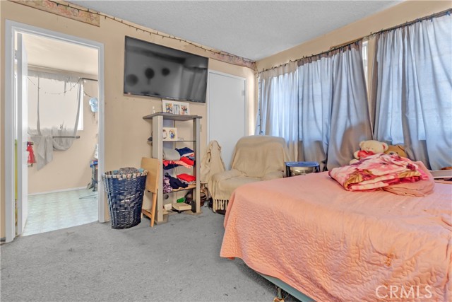 South Gate, California, 90280, United States, 4 Bedrooms Bedrooms, ,3 BathroomsBathrooms,Residential,For Sale,1937337