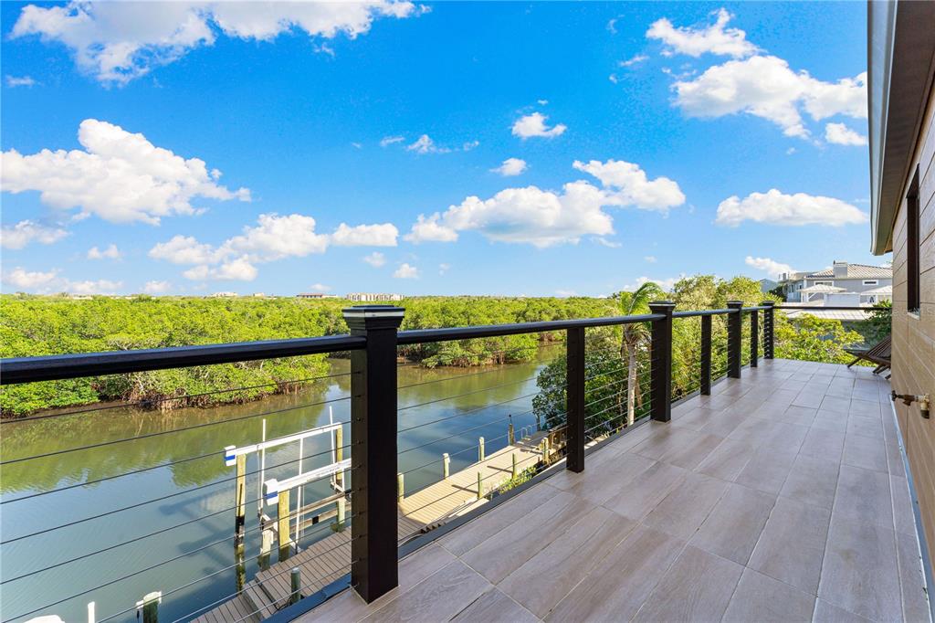 Sarasota, Florida, 34242, United States, 4 Bedrooms Bedrooms, ,5 BathroomsBathrooms,Residential,For Sale,1999117