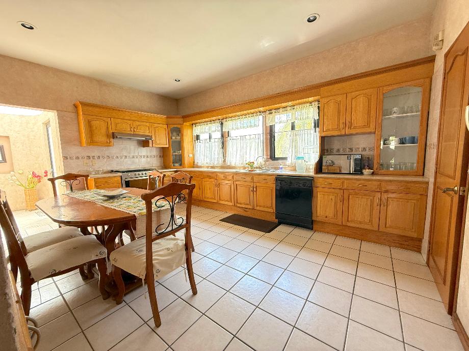 Aguascalientes, Aguascalientes, 20218, Mexico, 4 Bedrooms Bedrooms, ,2 BathroomsBathrooms,Residential,For Sale,1919564