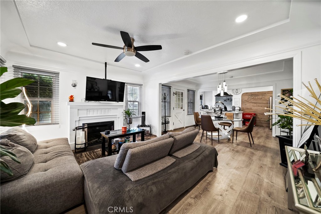 Los Angeles, California, 90041, United States, ,Residential,For Sale,2013561
