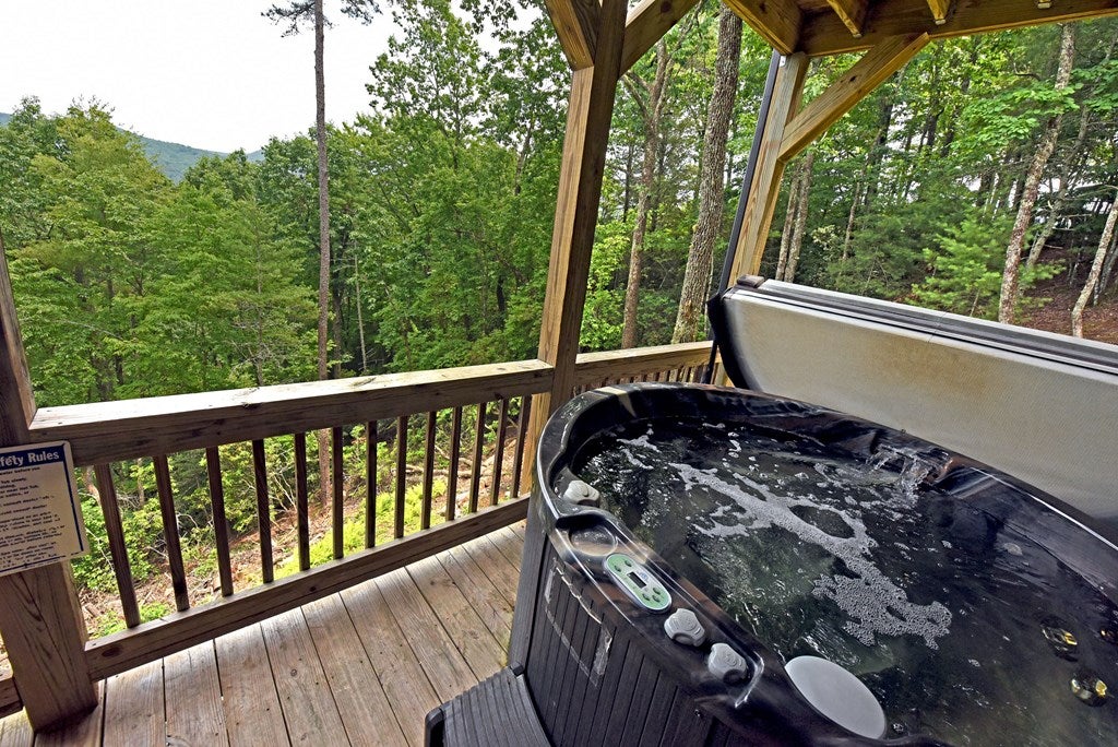 Blue Ridge, Georgia, 30513, United States, 3 Bedrooms Bedrooms, ,2 BathroomsBathrooms,Residential,For Sale,1859730