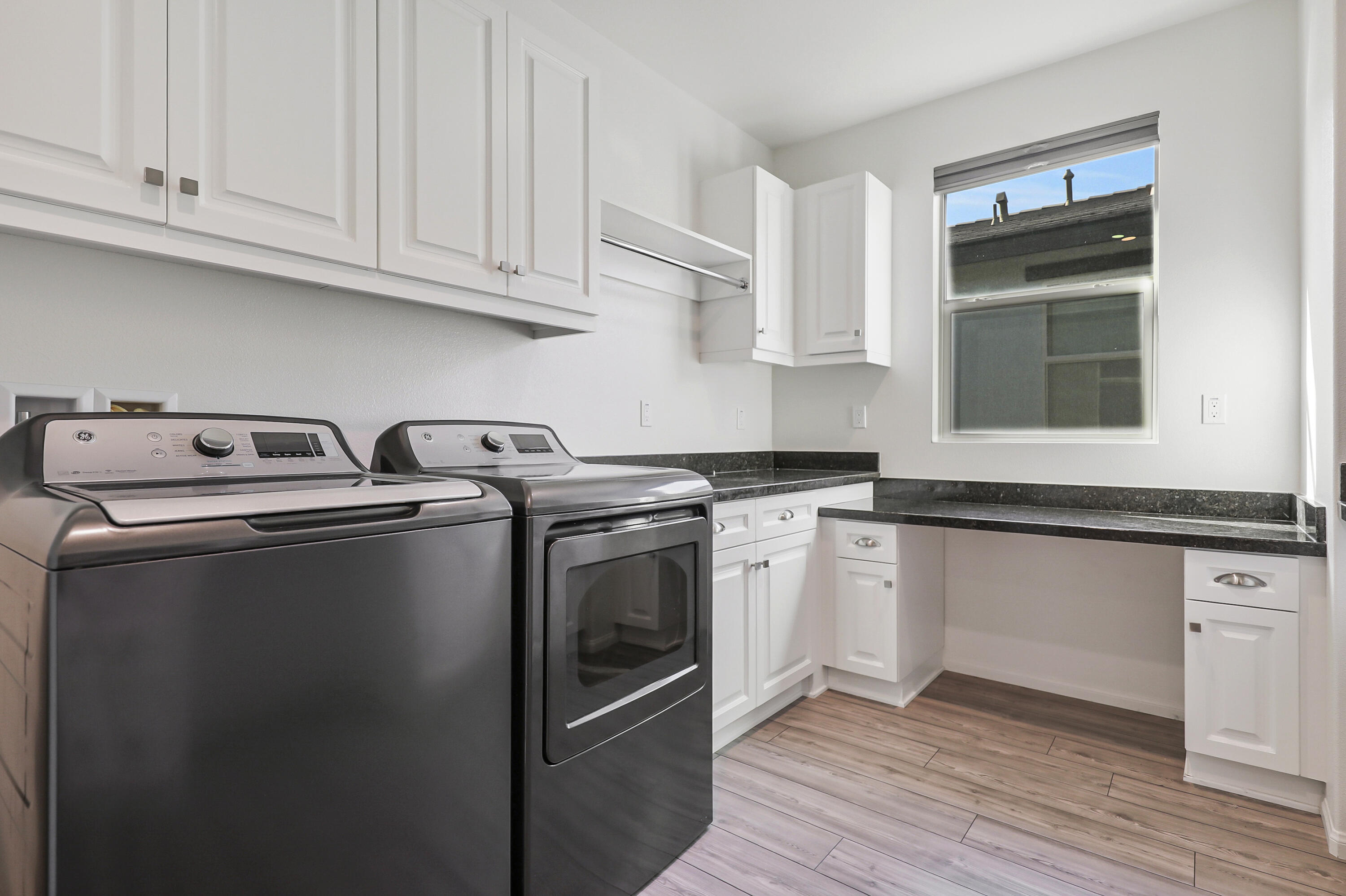 Indio, California, 92201, United States, 2 Bedrooms Bedrooms, ,2 BathroomsBathrooms,Residential,For Sale,1999872