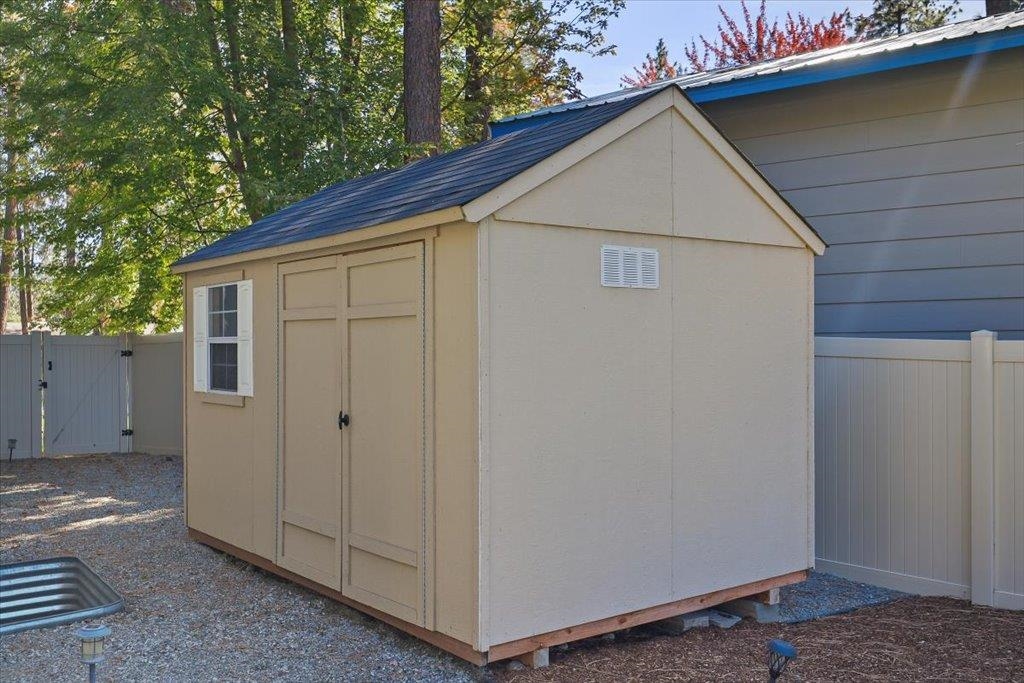 Spokane, Washington, 99208, United States, 6 Bedrooms Bedrooms, ,3 BathroomsBathrooms,Residential,For Sale,1993599