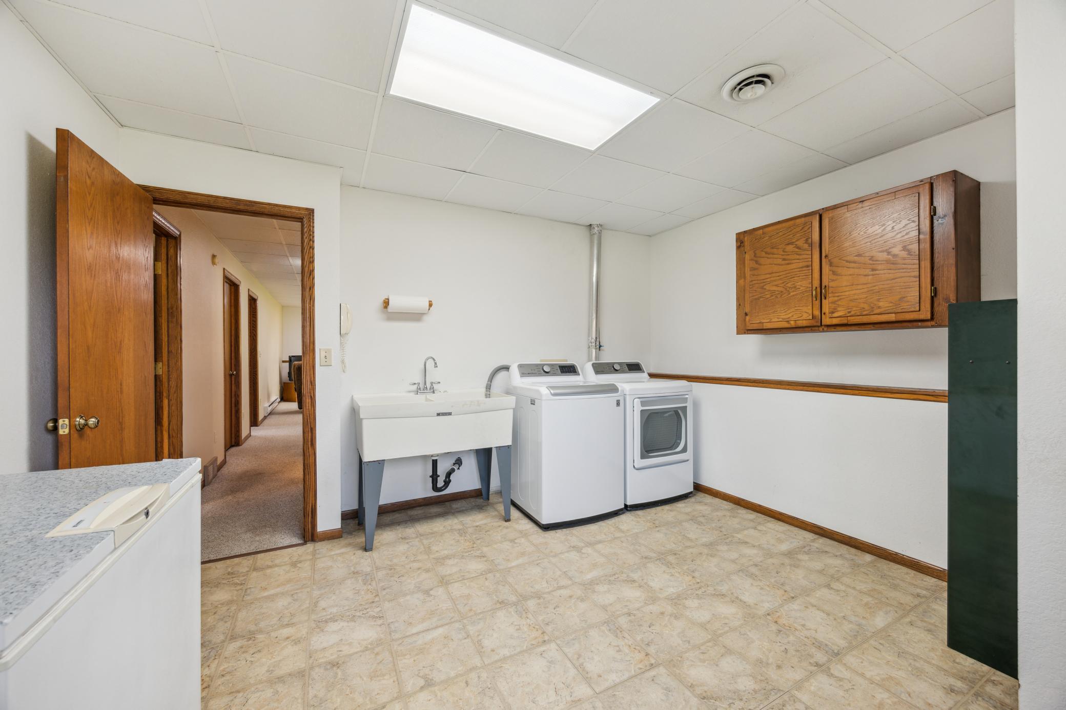 Saint Cloud, Minnesota, 56301, United States, 4 Bedrooms Bedrooms, ,1 BathroomBathrooms,Residential,For Sale,1959252