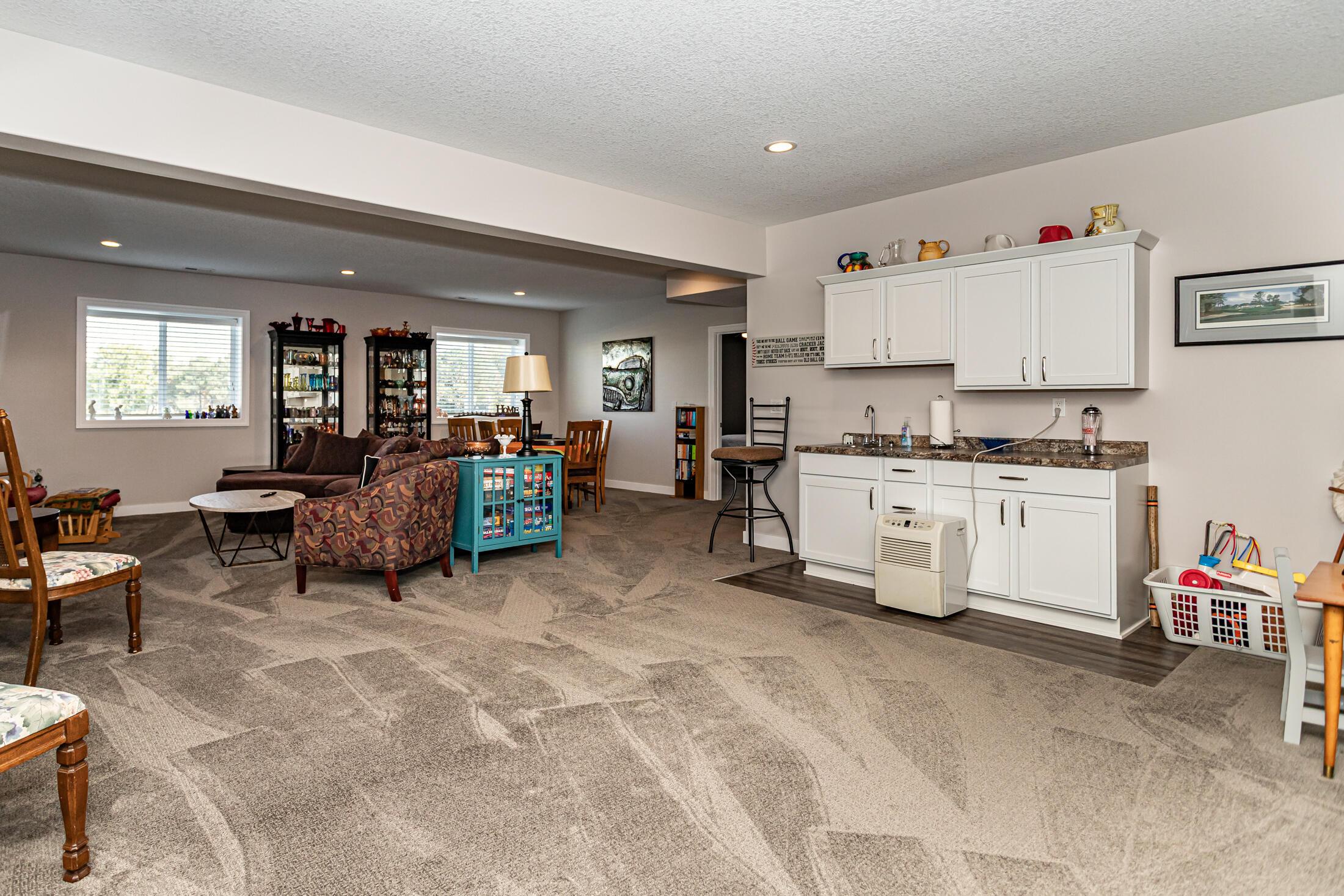 Huxley, Iowa, 50124, United States, 3 Bedrooms Bedrooms, ,4 BathroomsBathrooms,Residential,For Sale,1976803