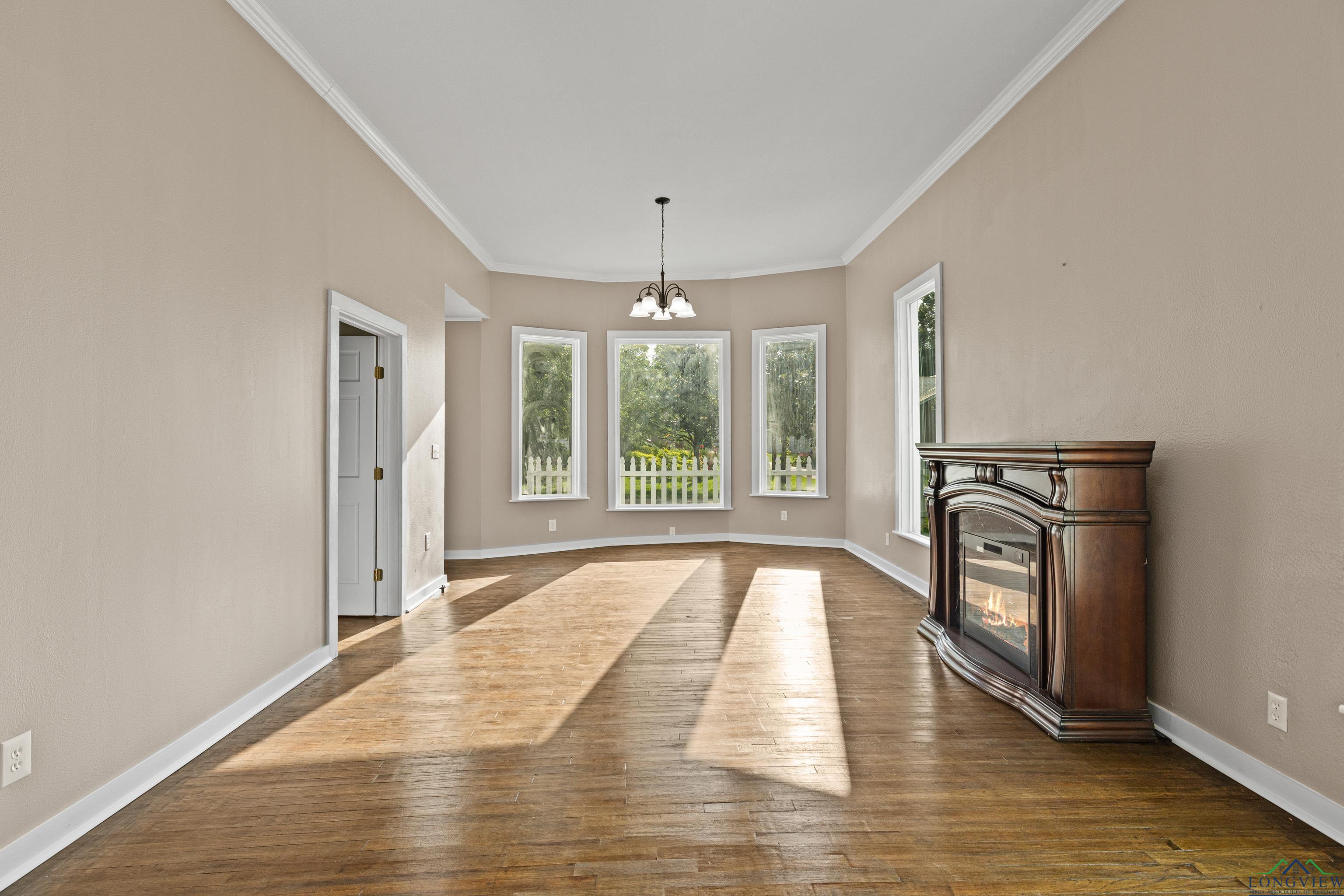 Jefferson, Texas, 75657, United States, 4 Bedrooms Bedrooms, ,5 BathroomsBathrooms,Residential,For Sale,1868474