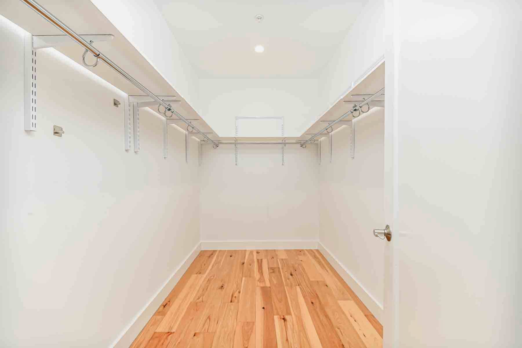  960 Sagamore Avenue, Unit 23 - 物件實景