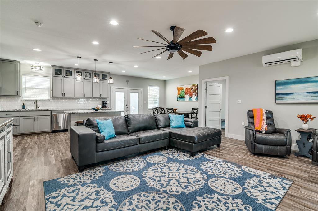 Streetman, Texas, 75859, United States, 2 Bedrooms Bedrooms, ,3 BathroomsBathrooms,Residential,For Sale,1751258