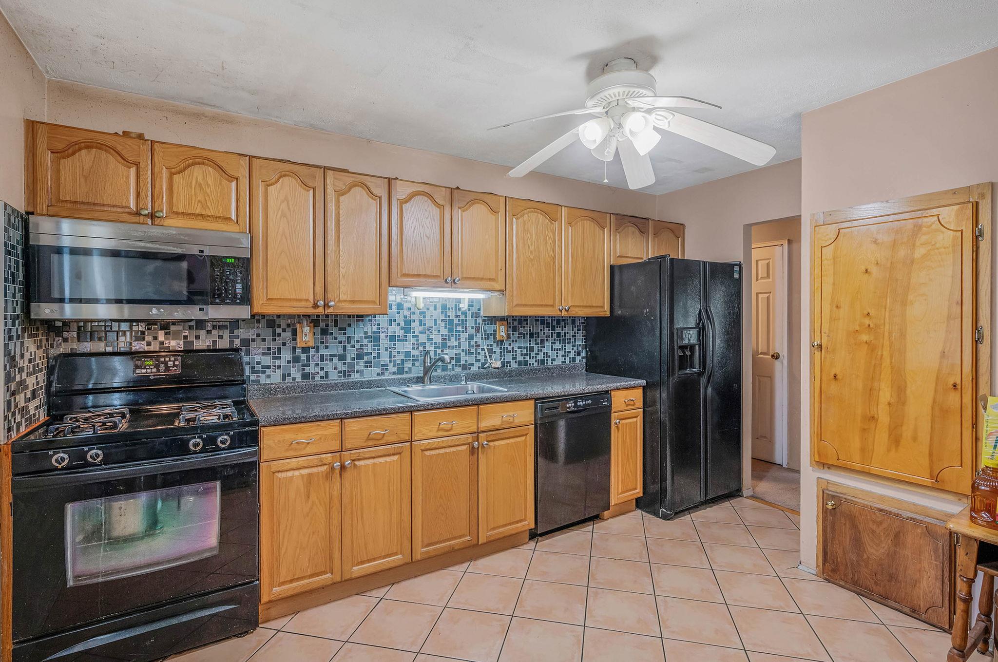 Centereach, New York, 11720, United States, 3 Bedrooms Bedrooms, ,3 BathroomsBathrooms,Residential,For Sale,1821298