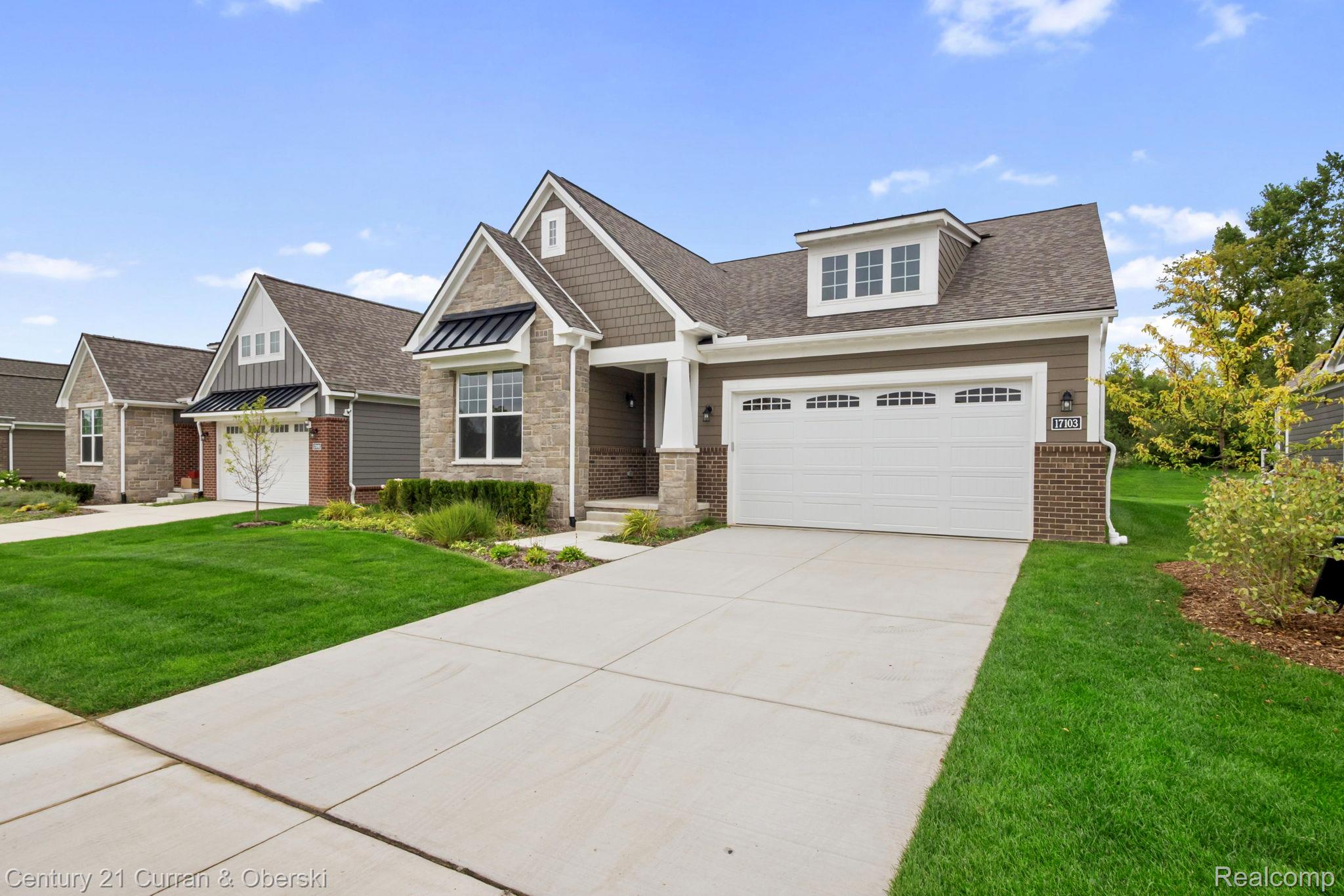 Northville, Michigan, 48168, United States, 2 Bedrooms Bedrooms, ,2 BathroomsBathrooms,Residential,For Sale,1983973