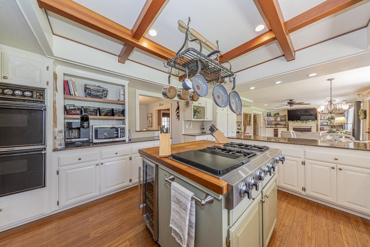 Oakhurst, California, 93644, United States, 3 Bedrooms Bedrooms, ,3 BathroomsBathrooms,Residential,For Sale,1977364