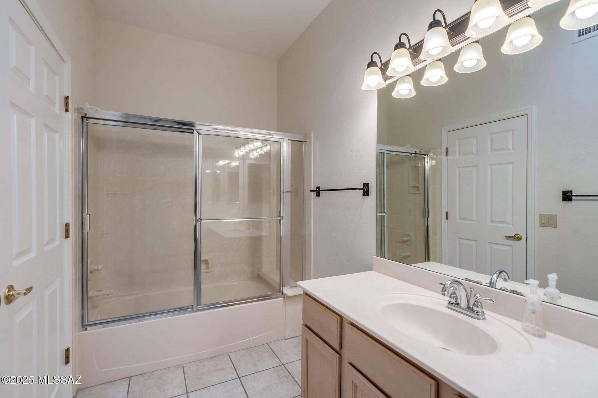 Tucson, Arizona, 85718, United States, 3 Bedrooms Bedrooms, ,2 BathroomsBathrooms,Residential,For Sale,1891107