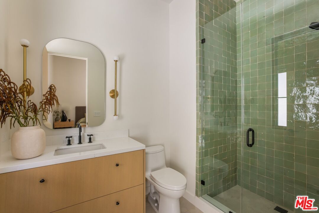 Los Angeles, California, 90049, United States, 5 Bedrooms Bedrooms, ,3 BathroomsBathrooms,Residential,For Sale,1839044