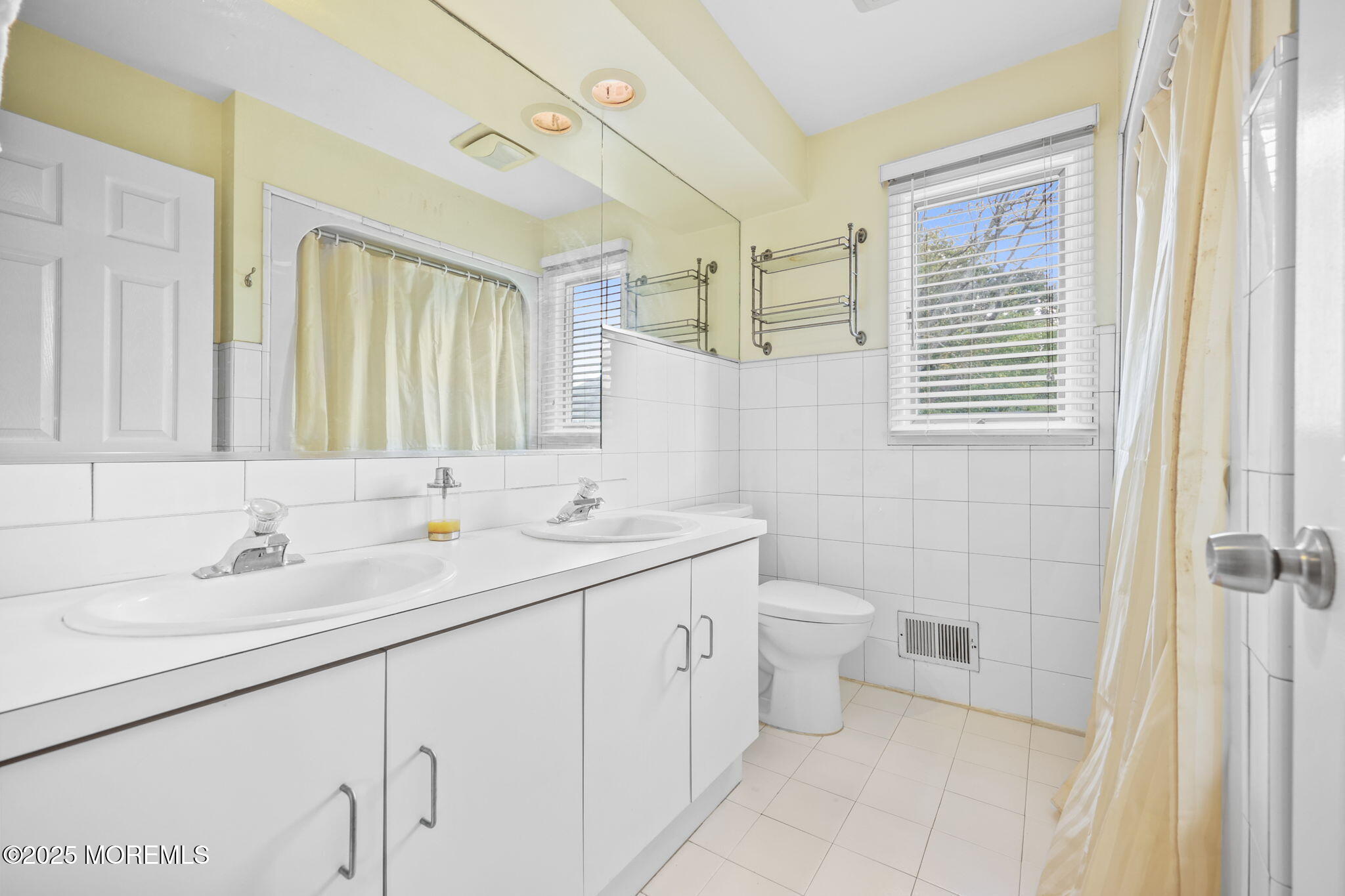 Ocean Twp, New Jersey, 07712, United States, 5 Bedrooms Bedrooms, ,4 BathroomsBathrooms,Residential,For Sale,1974165