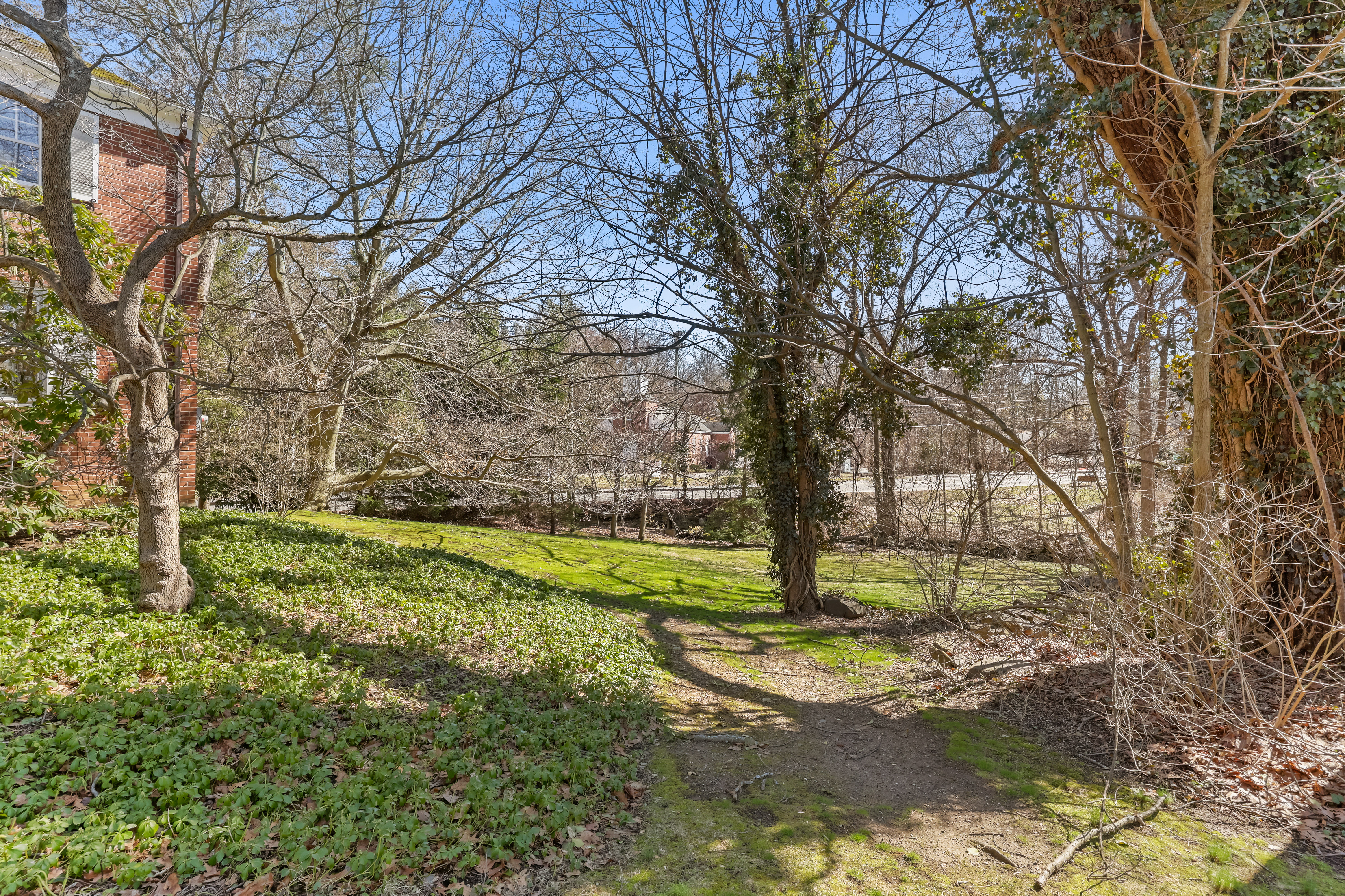  Sun-drenched and Welcoming - 物件實景