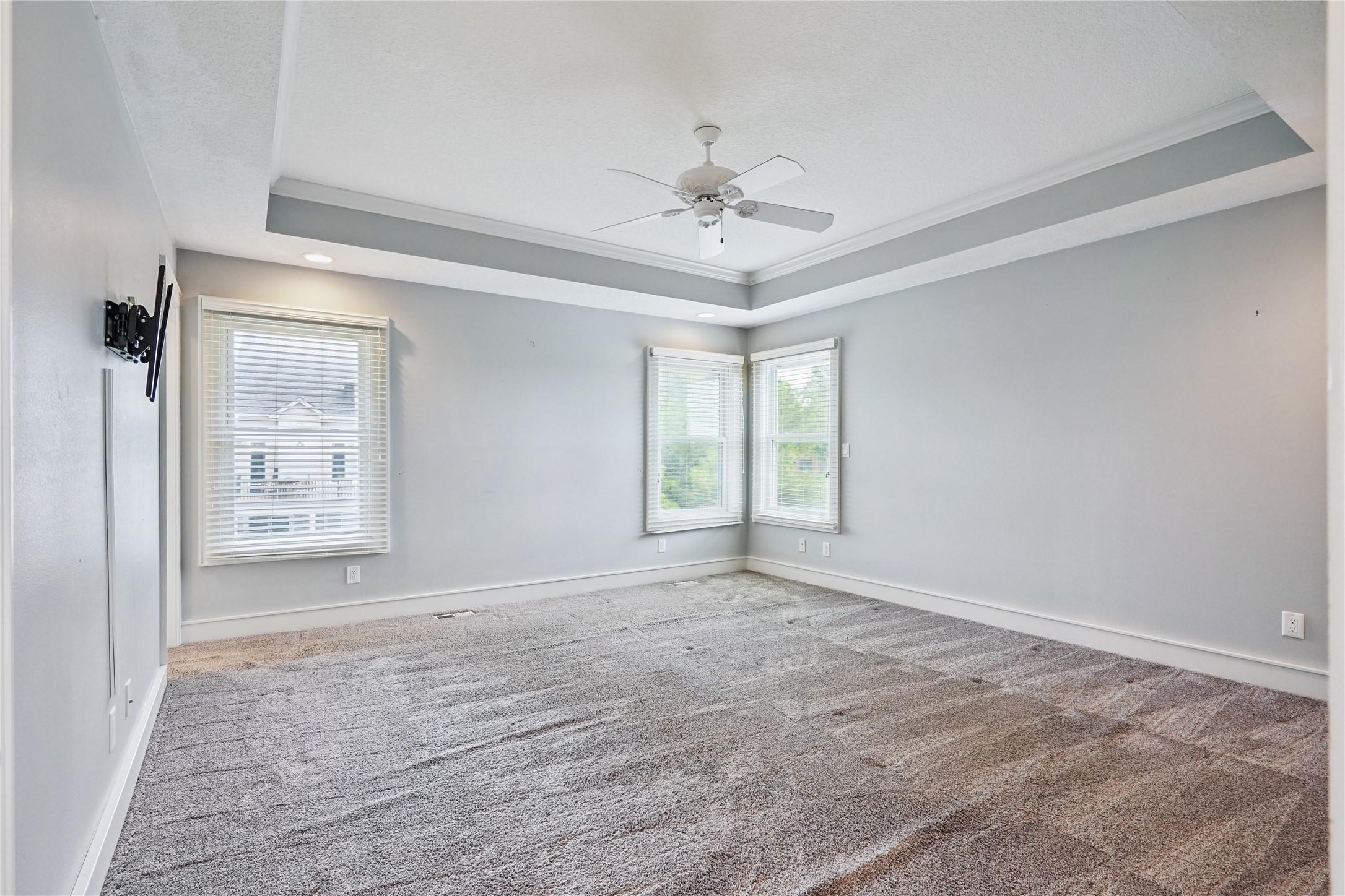 Urbandale, Iowa, 50323, United States, 5 Bedrooms Bedrooms, ,5 BathroomsBathrooms,Residential,For Sale,1978206