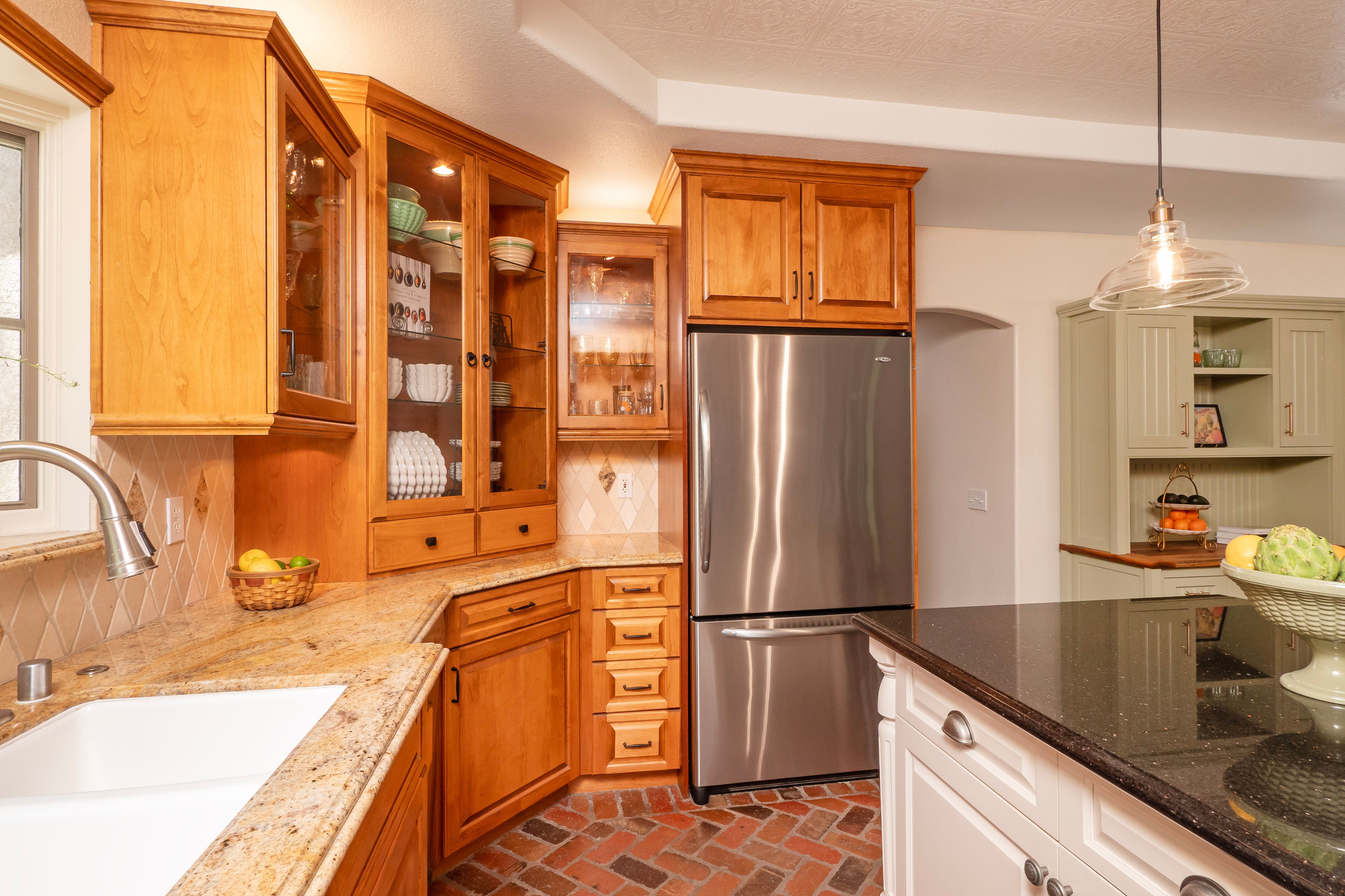  2372 Shadow Hill Drive, Riverside, CA 92506 - 物件實景