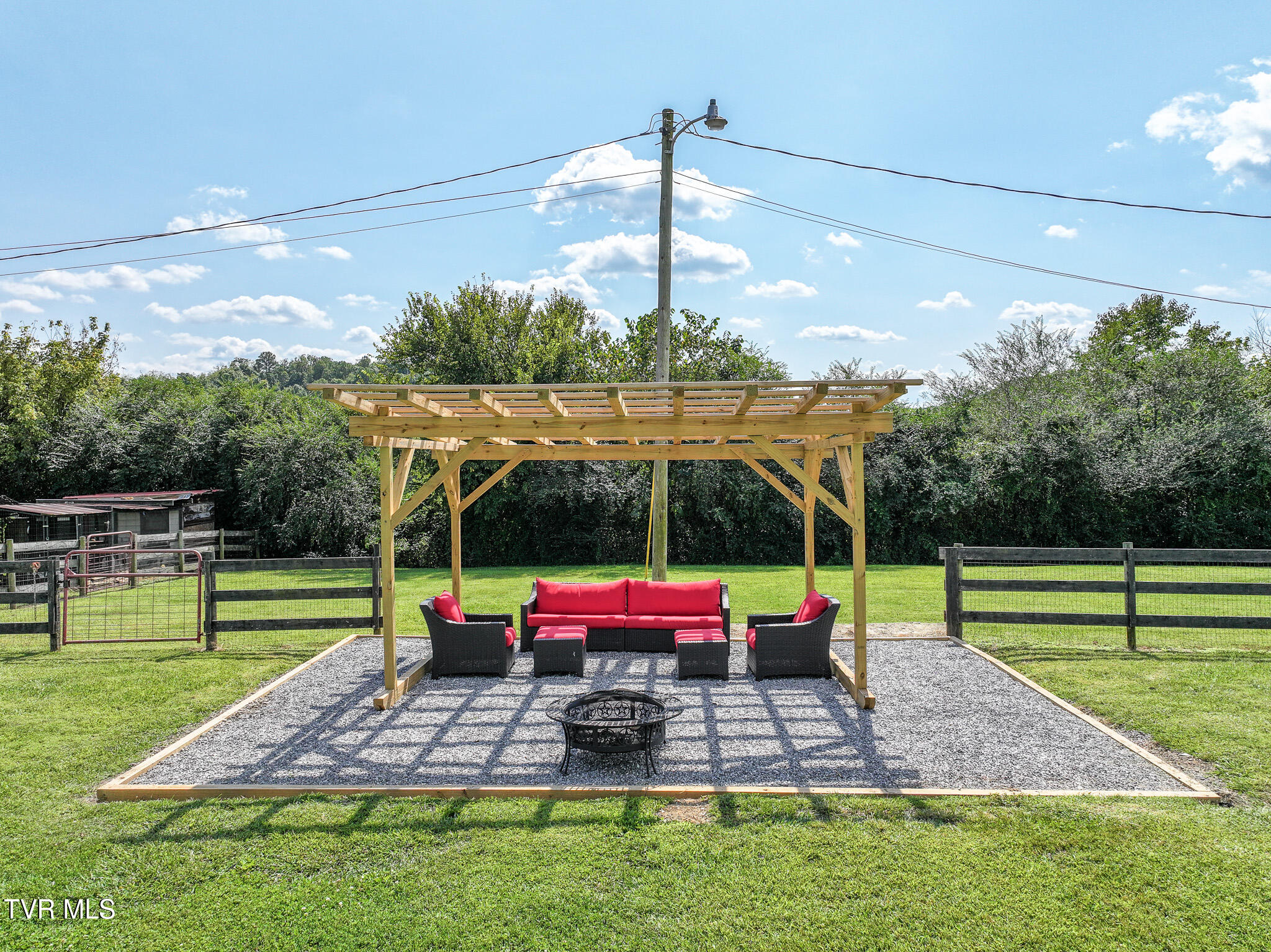 Greeneville, Tennessee, 37745, United States, 3 Bedrooms Bedrooms, ,3 BathroomsBathrooms,Residential,For Sale,2039547