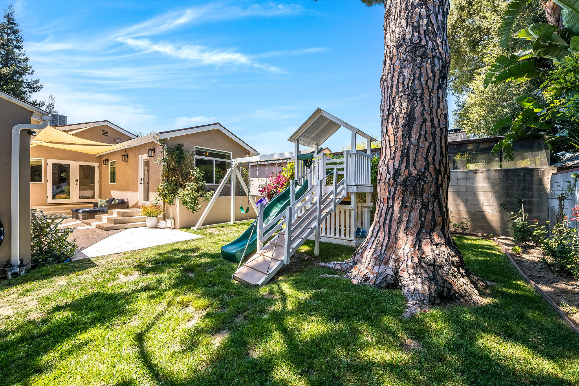  5320 Irvine Avenue - 物件實景
