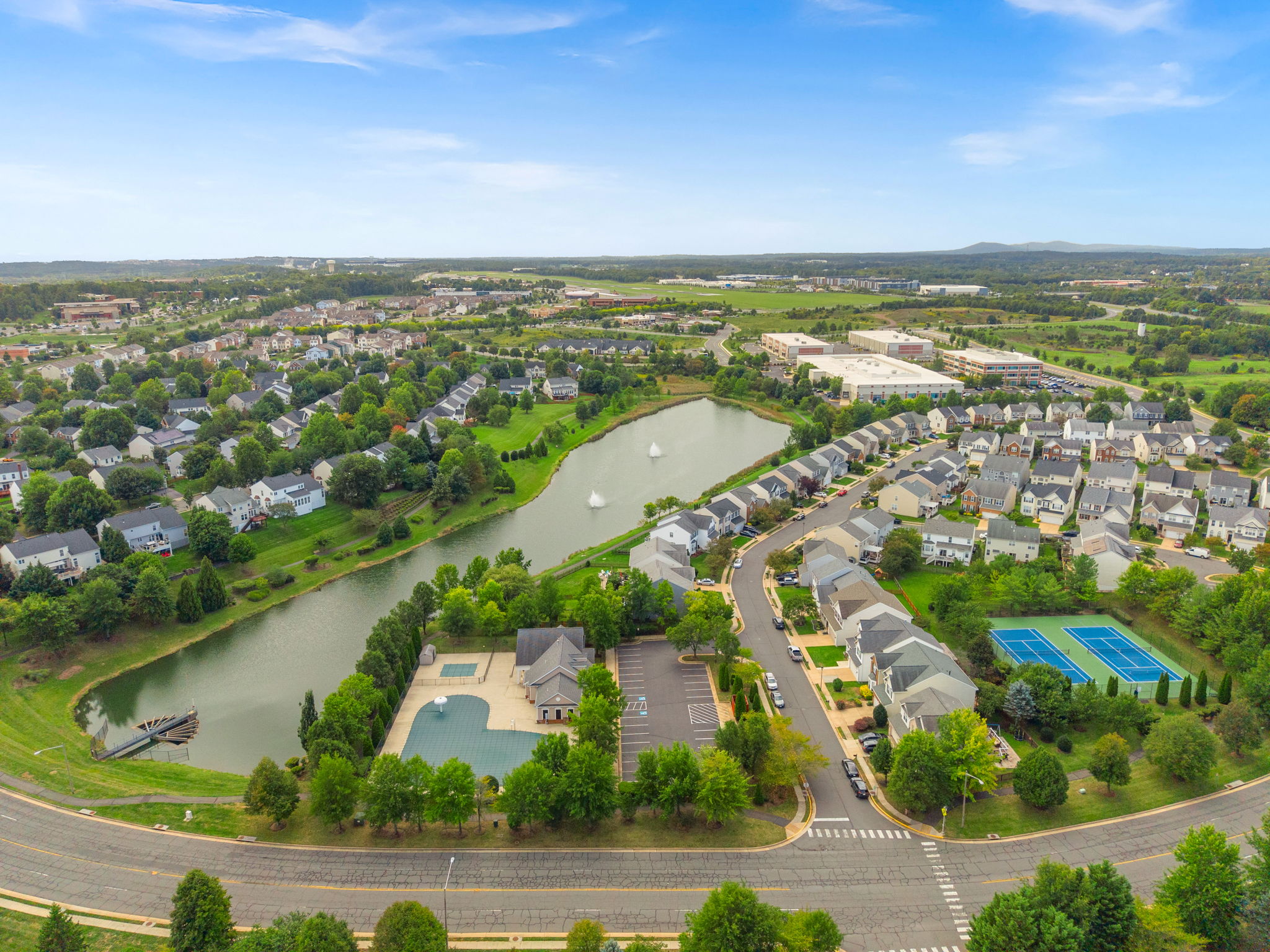  348 Ebaugh Drive SE, Leesburg, VA, 20175 - 物件實景