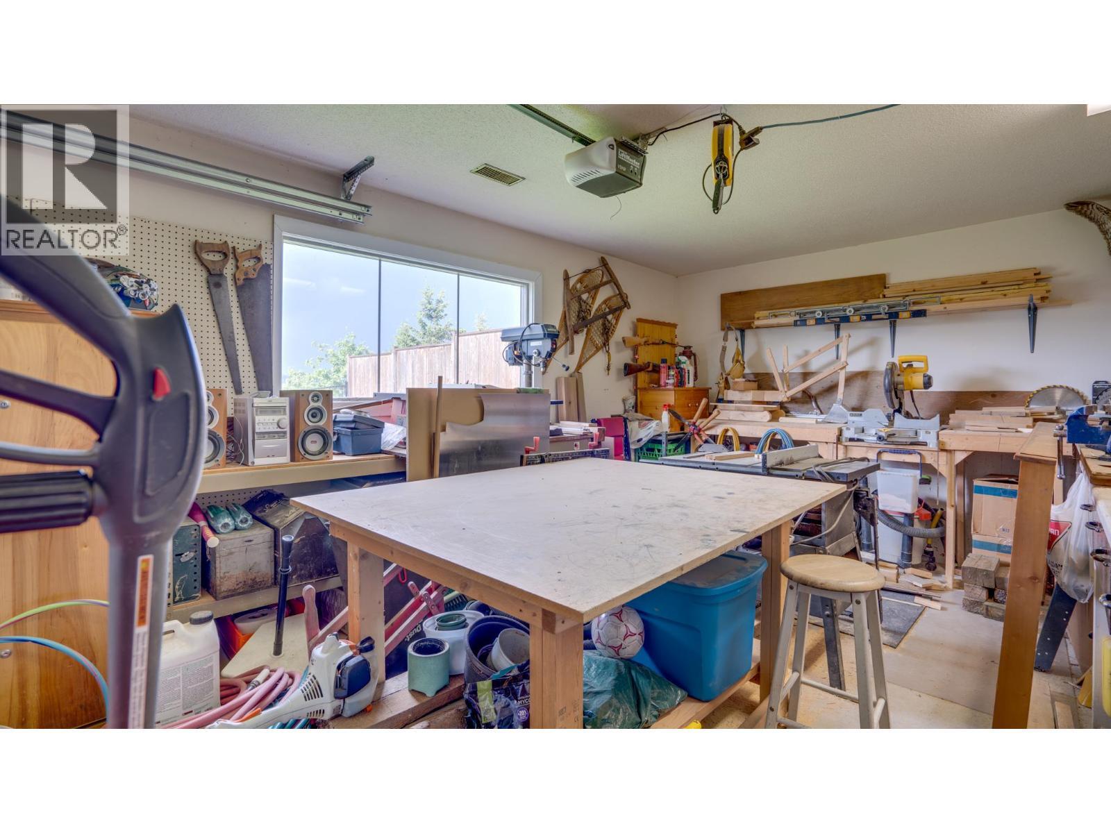 ARMSTRONG, British Columbia, V4Y 0B3, CA, 4 Bedrooms Bedrooms, ,2 BathroomsBathrooms,Residential,For Sale,1950406