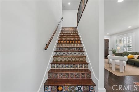 Los Angeles, California, 90018, United States, 5 Bedrooms Bedrooms, ,5 BathroomsBathrooms,Residential,For Sale,1842943