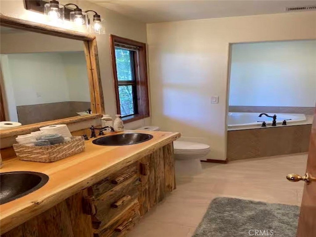 Crestline, California, 92325, United States, 3 Bedrooms Bedrooms, ,3 BathroomsBathrooms,Residential,For Sale,1939117