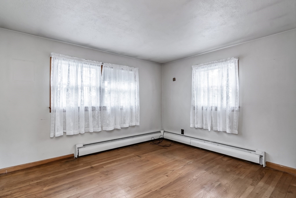 Lawrence, Massachusetts, 01843, United States, 3 Bedrooms Bedrooms, ,1 BathroomBathrooms,Residential,For Sale,1980479