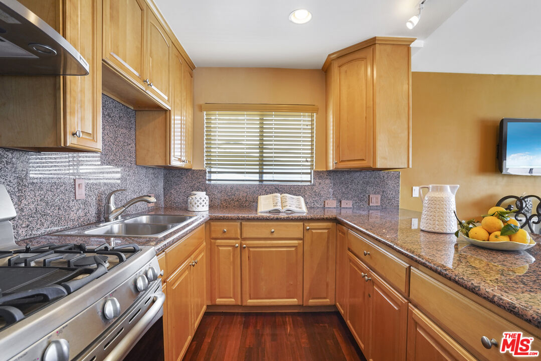 Malibu, California, 90265, United States, 2 Bedrooms Bedrooms, ,2 BathroomsBathrooms,Residential,For Sale,1865571