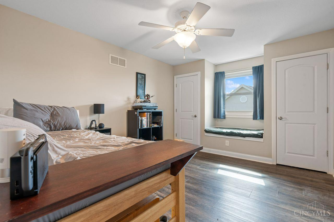 Hamilton Twp, Ohio, 45039, United States, 5 Bedrooms Bedrooms, ,4 BathroomsBathrooms,Residential,For Sale,1989607