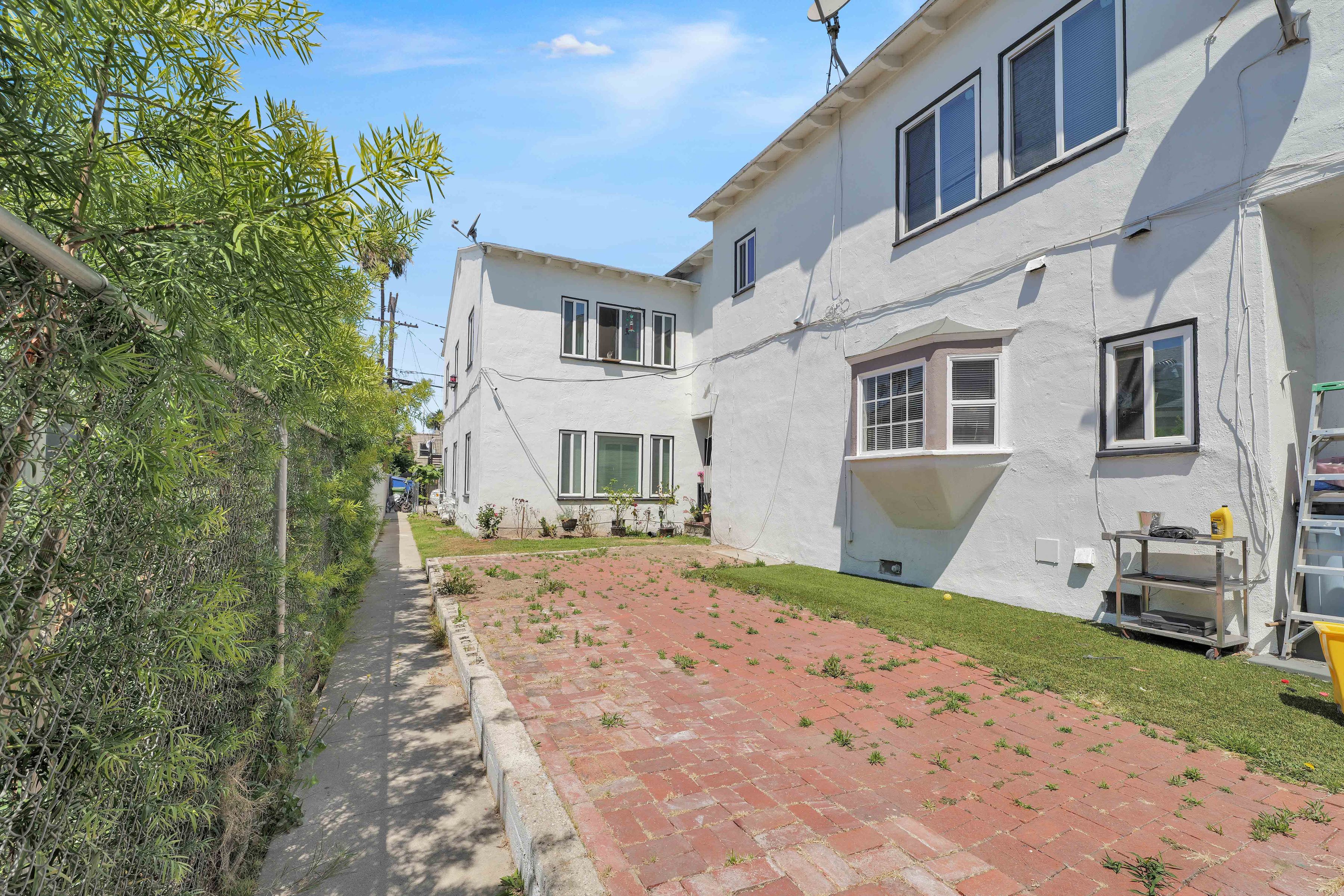  2442 W 18th St - 物件實景