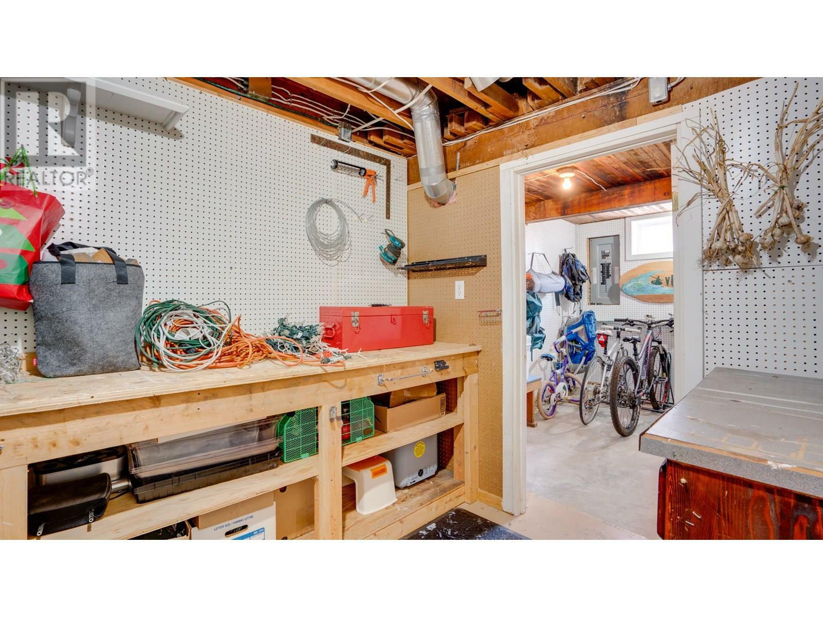 VERNON, British Columbia, V1T 1J7, CA, 5 Bedrooms Bedrooms, ,2 BathroomsBathrooms,Residential,For Sale,1865699