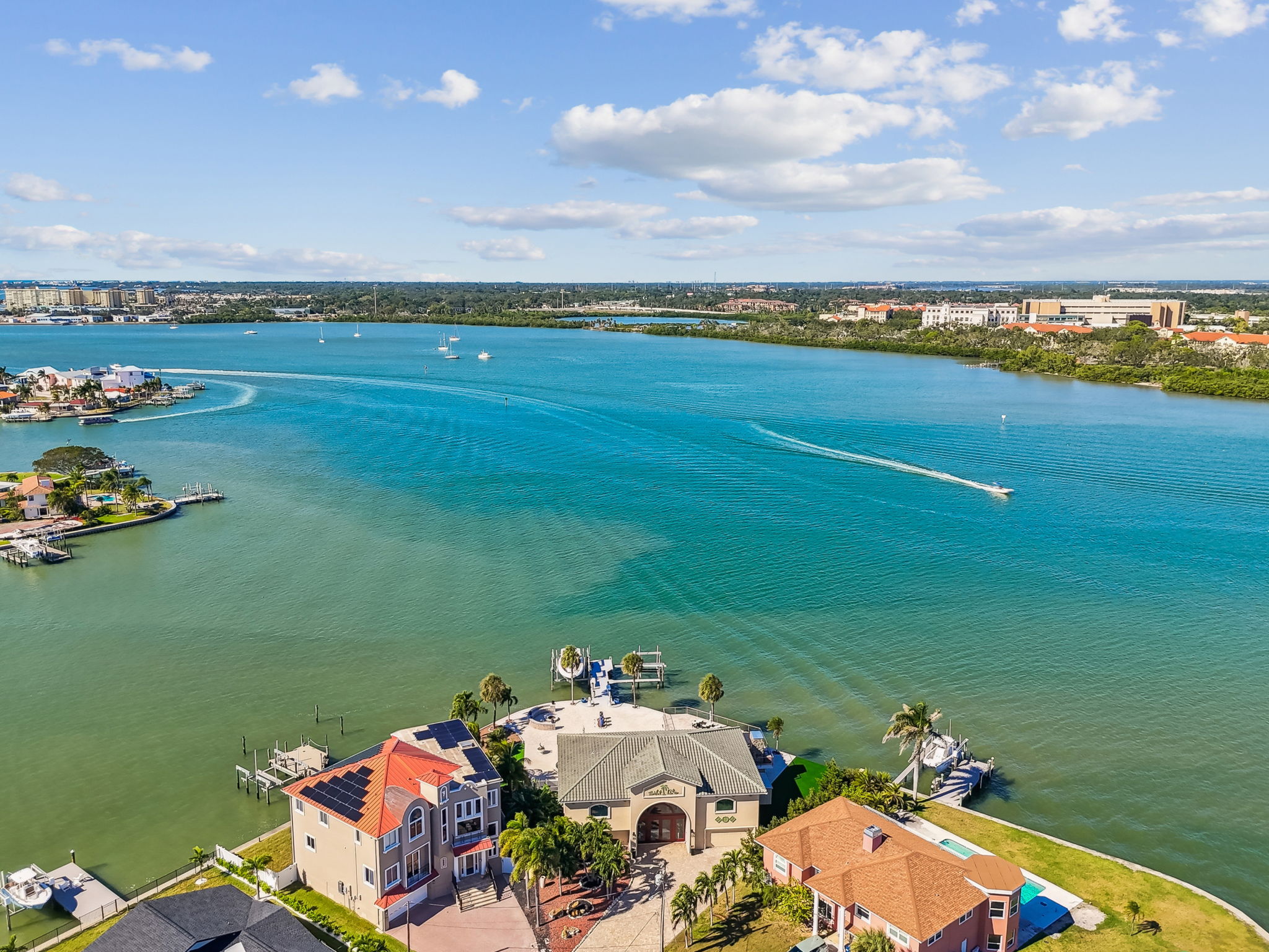 Madeira Beach, Florida, 33708, United States, 6 Bedrooms Bedrooms, ,6 BathroomsBathrooms,Residential,For Sale,1975666