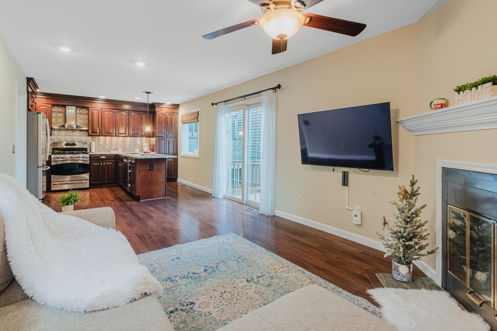 Shrewsbury, Massachusetts, 01545, United States, 2 Bedrooms Bedrooms, ,3 BathroomsBathrooms,Residential,For Sale,1987011